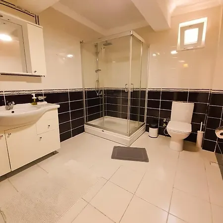 Lovely Flat With Sea View Near In Apartman