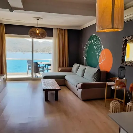 Апартаменты Lovely Flat With Sea View Near In